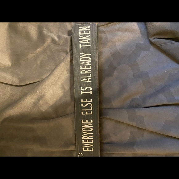 “Be Yourself” Decor Sign - Picture 4 of 6